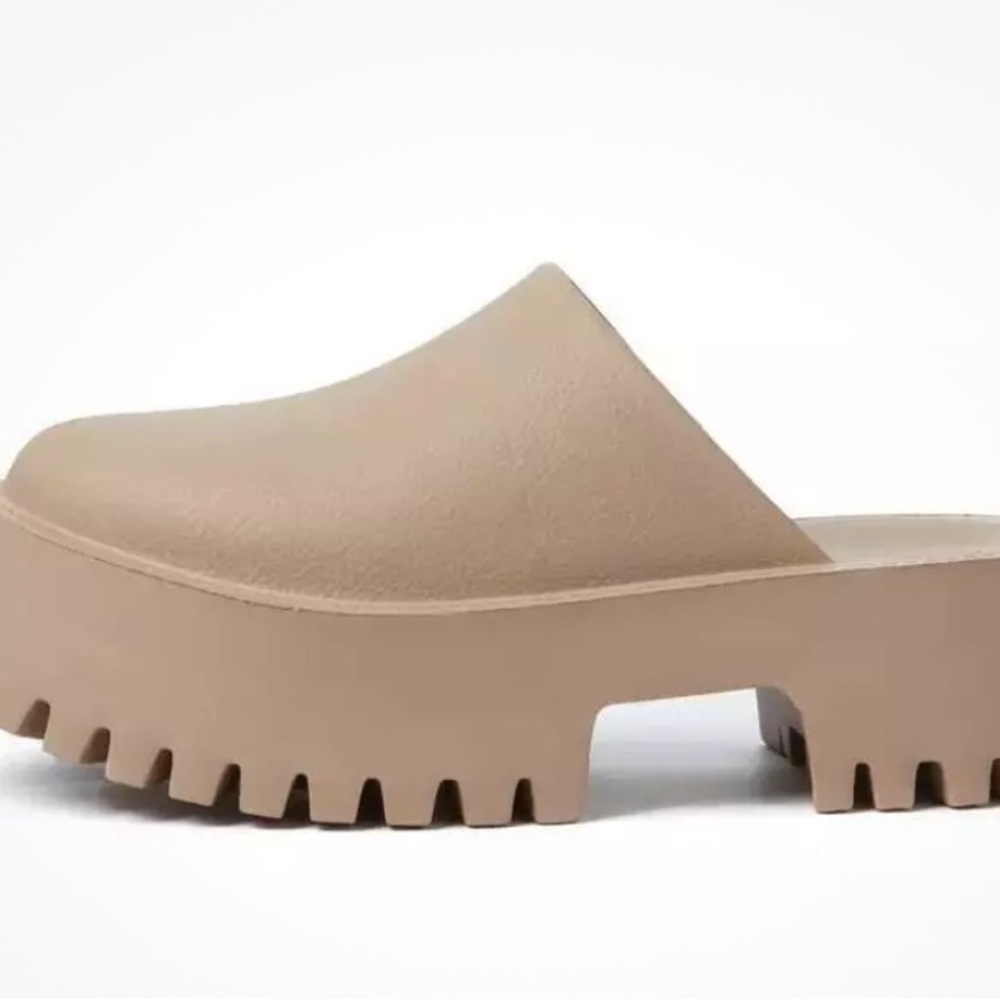 Jeffrey Campbell lugged platform clog